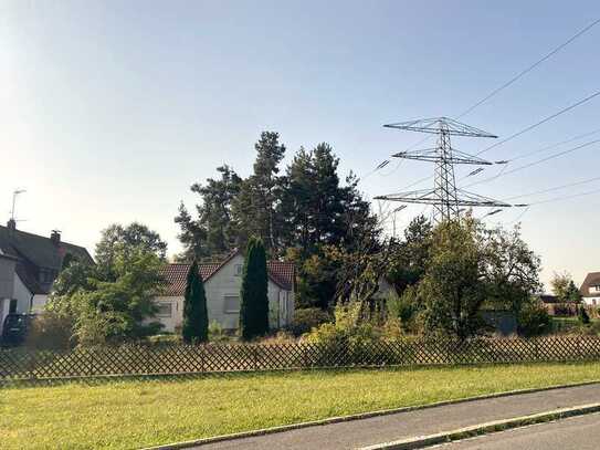 BURGTHANN-EZELSDORF: KLEINES EINFAMILIENHAUS AUF GROSSEM GRUNDSTÜCK MIT GARAGE UND NEBENGEBÄUDE