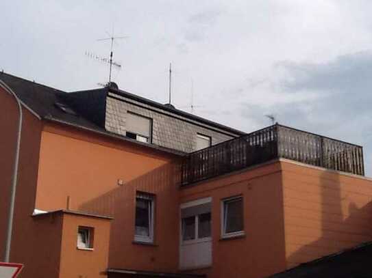 Schöne Dachgeschosswohnung mit großer Terasse