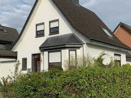 Gepflegtes Einfamilienhaus mit vier Zimmern und Einbauküche in Alt-Osterholz, Bremen