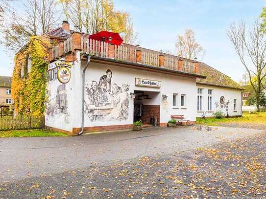 Zehn Gästezimmer, Ferienwohnung, Bar/Küche, Parkgrundstück: Pension mit Landgasthaus in Dargelin