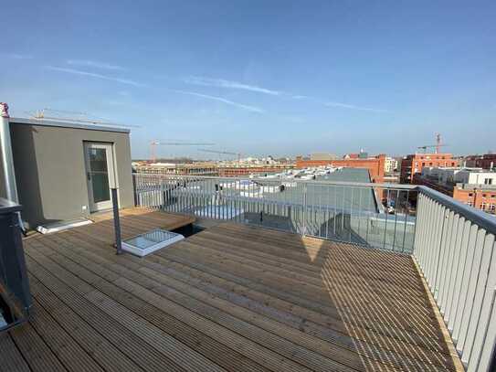 2 Zimmer mit PRIVATER Dachterrasse, direkt an der Spree!