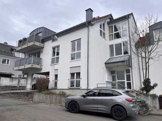 Helle, großzügige 3-Zimmer Wohnung mit Balkon in ruhiger Wohnlage