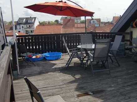 Exklusive Maisonette-Wohnung mit großer Dachterrasse und EBK in Wiesloch