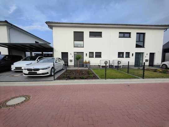 Zweitbezug: gehobene 7-Zimmer Doppelhaushälfte in Barsinghausen, EBK, Carport, Terrassenüberdachung