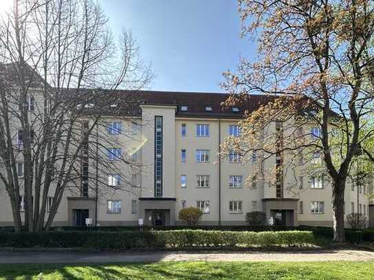 Beschauliche 2-Zimmer-Wohnung mit Balkon und Aufzug nahe der Elbe