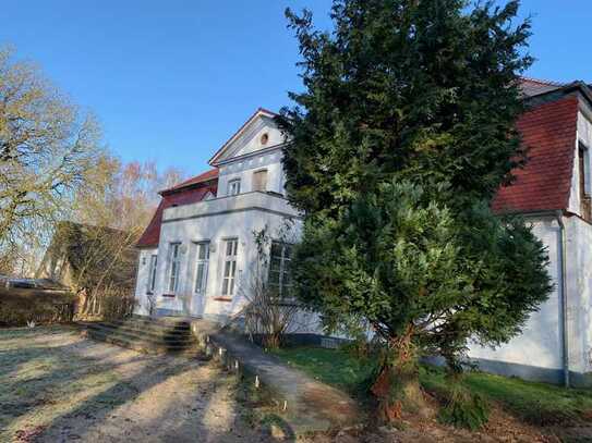 Gutshaus im Umbau- hochwertiges Wohnen in eigenem Park