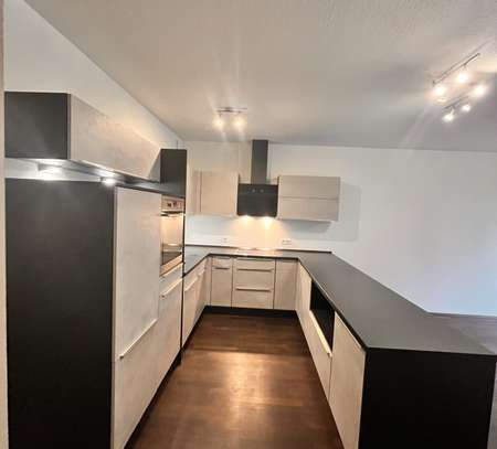 Exklusive EG-Wohnung mit Terrasse und EBK in zentraler Lage