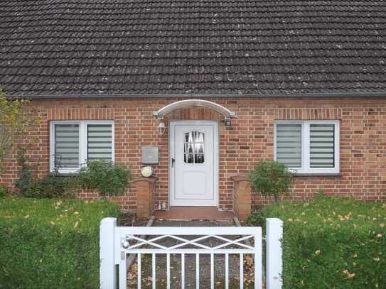 Einfamilienhaus mit Nebengelass auf großem Grundstück in Lüblow