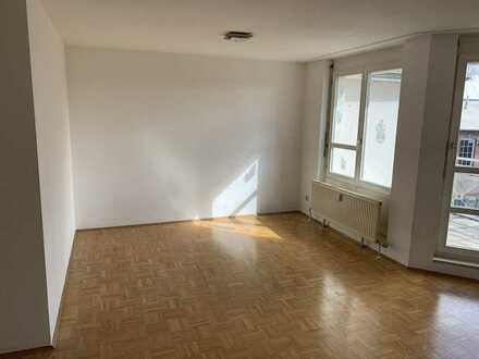 Stilvolle, gepflegte 2,5-Zimmer-Wohnung mit Balkon und Einbauküche in Stuttgart