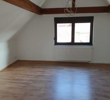 Geräumige 5-Zimmer-Wohnung auf 2 Etagen in 75045, Walzbachtal