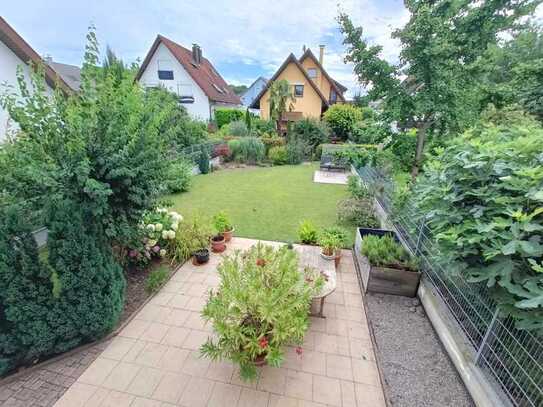 Liebevoll gepflegtes ZFH in Umkirch, Bj. 1911, großer Garten, OG-Wohnung mit ca. 103 m² zum Bezug fr