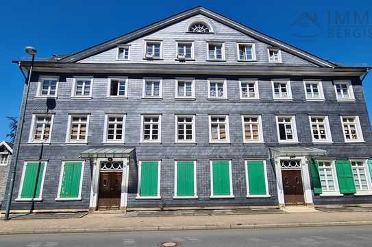 KAPITALANLEGER AUFGEPASST!
VOLLVERMIETETES UND MODERNISIERTES MEHRFAMILIENHAUS IN HÜCKESWAGEN-CITY