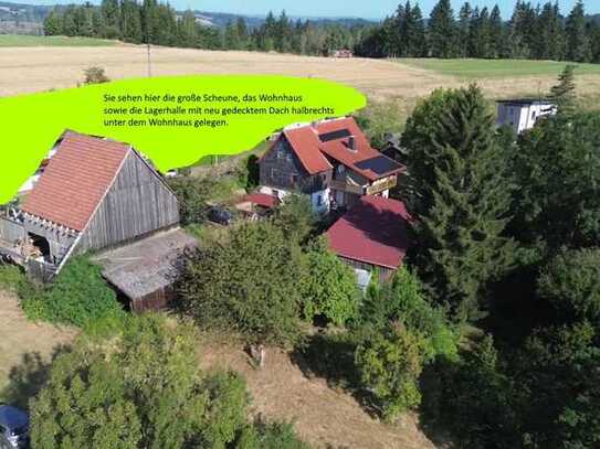 Bauernhaus mit Nebengebäuden und 2,5 ha Grünland