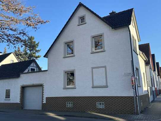 ***Abramo&Partner*** Gepflegtes Einfamilienhaus am idyllischen Schwarzbach in Nauheim