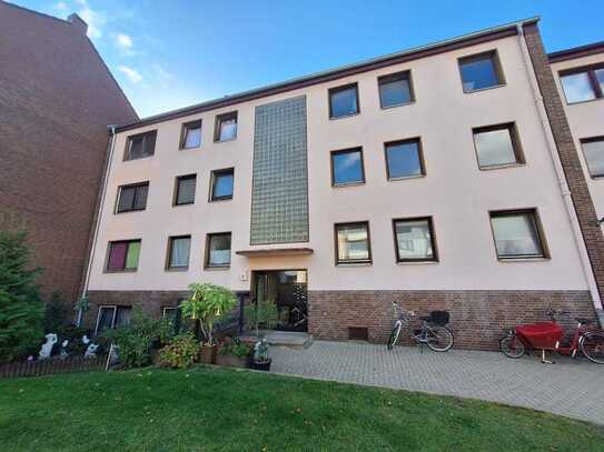 2 Raum Balkon hell und freundlich