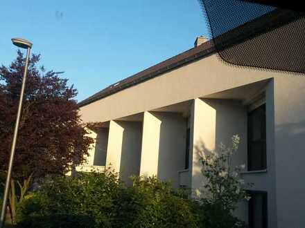Schöne 3,5 Zimmer Dachgeschoss-Wohnung mit Loggia in 44799, Bochum - Wiemelhausen