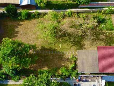 Großes sonniges Grundstück mit Altbestand