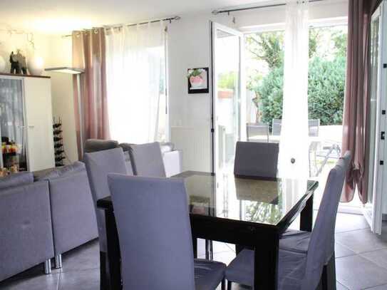 Viel Platz für die Familie!
Gepflegte Doppelhausshälfte in Söllingen!
