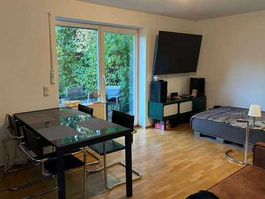 Schöne, geräumige ein Zimmer Wohnung in München, Forstenried