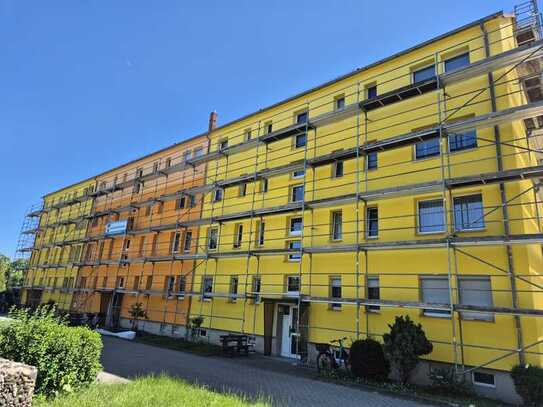 NEU RENOVIERT - inkl. neuem Balkon, unsere geräumige und helle 3-Raum-Wohnung