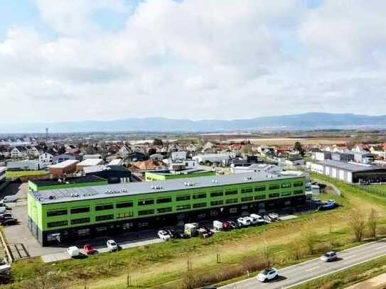 Vollständig ausgebaute Halle - GreenPlaces - über drei Etagen - 5 Sterne PLUS