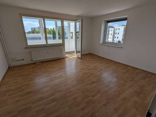 Schöne 4-Zimmer-Wohnung mit Balkon und EBK in Wolfsburg