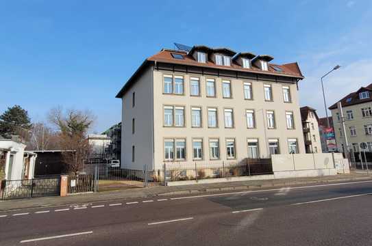 Schöne 2-Raum-Dachgeschosswohnung mit Balkon, nahe am Cospudener See