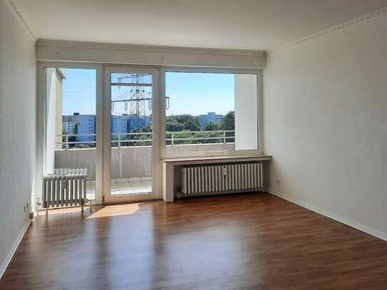 Frisch renovierte 2-Zimmer-Wohnung mit herrlicher Aussicht in der Weststadt und 150 EUR Gutschein*!