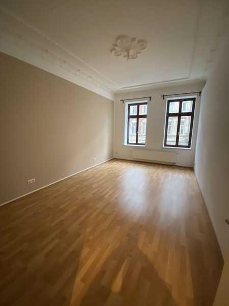 * LUKRATIVE WERTANLAGE IN DER SÜDVORSTADT * 2 RWG MIT BALKON & ABSTELLKAMMER * WE 11 *