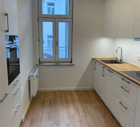modern ausgestattete 3 Zimmerwohnung mit Einbauküche und Balkon