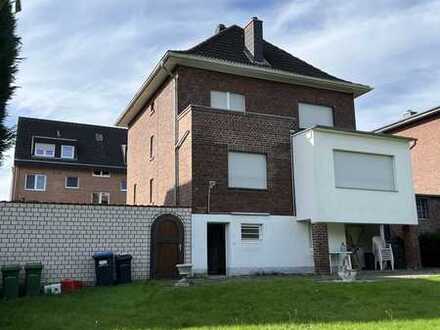 Freistehendes Einfamilienhaus mit 5 Zimmern,ca. 142 QM,Terrasse,Garten, Garage und Vollkeller