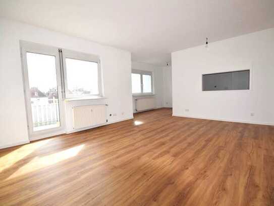 Über den Dächern Kornwestheims***Neu sanierte 2,5-Zi.-Wohnung mit Aufzug und Balkon