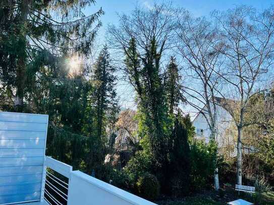 Sonnendurchflutete, möblierte, kurparknahe, ruhige 2-ZKB mit großem Balkon+ schönem Gartenblick