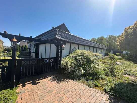 Flechtorf: Einfamilienhaus mit Vollkeller, Garage, Terrasse, Sackgassenlage, Kamin uvm.