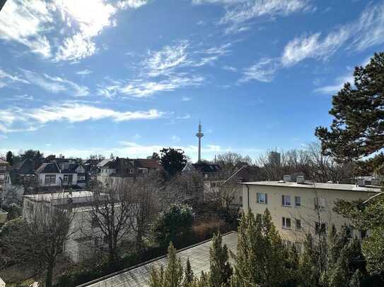 Gemütliche 3 Zimmer Wohnung mit Balkon und Fernblick in zentraler Wohnlage