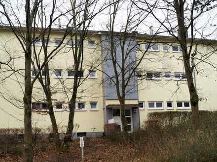 REDUZIERT: Erdgeschosswohnung mit Balkon in Eisenberg zu verkaufen.