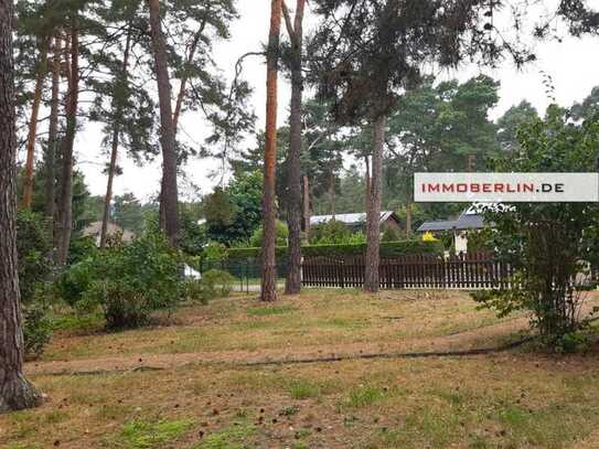 IMMOBERLIN.DE - Ideales Baugrundstück mit Bungalow in Wald- & Seenähe