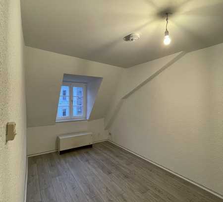 Renovierte 2 Zimmer Wohnung im charmanten Altbau