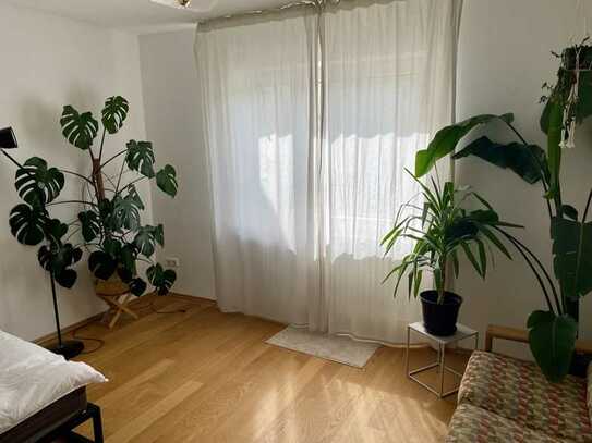 Helle 1,5-Zimmer-Wohnung mit EBK in Obersendling