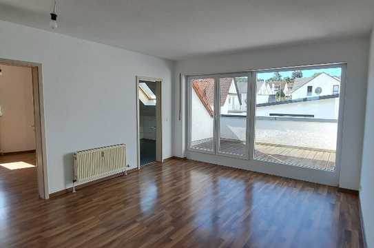 Von Privat! Attraktive 3-Zimmer- Wohnung in Taunusstein mit EBK, Loggia und Stellplatz