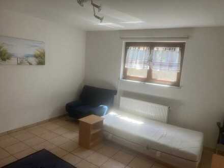 Souterrain Wohnung 1 Zimmer 30 qm für an Person zu vermieten.