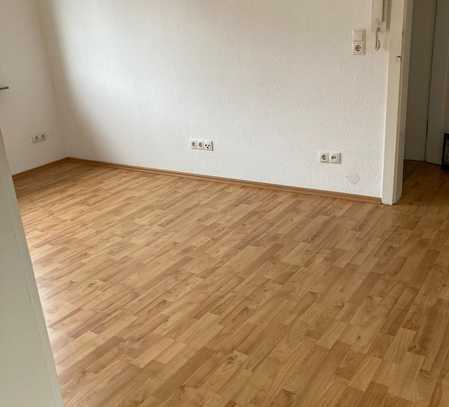 Mainz Weisenau, Kleine 3-Zimmer-Wohnung
