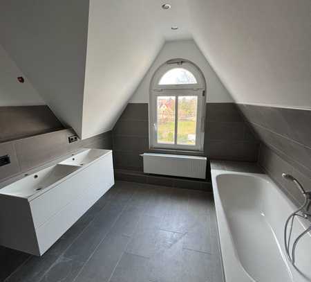 Charmante 3-Zimmer-Dachgeschosswohnung mit ausgebauten Dachboden
