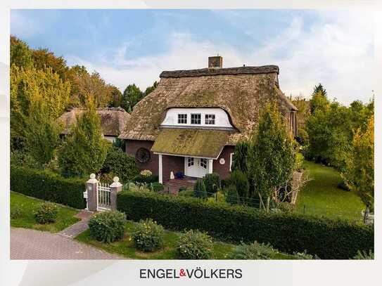 Reetdachhaus mit traumhaftem Garten im Herzen von Hesel