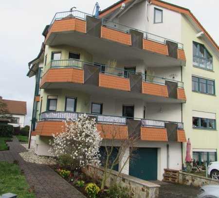 Top gepflegte, aparte 4-Zi-Wohnung mit Einbauküche mit großem Balkon und Garage in Elz