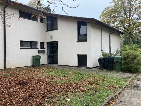 Freundliche 4-Zimmer-Erdgeschosswohnung mit Balkon auf einem Schulgelände in Lahr/Schwarzwald