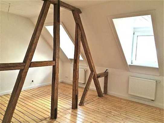 Erstbezug im Altbau mit Einbauküche ! Sehr helle, exklusive, 2,5 ZKB- DG- Wohnung mit Ausblick***