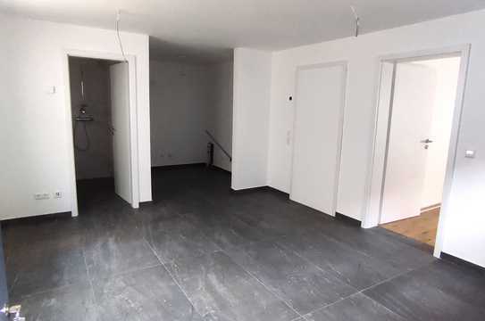 Exklusive 2-Zimmer-Souterrain-Wohnung mit Balkon in Esslingen am Neckar