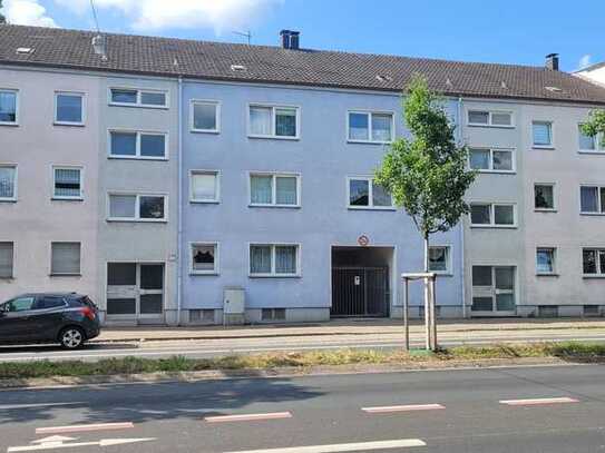 Ansprechende und modernisierte 3-Raum-Wohnung mit Balkon in Oberhausen