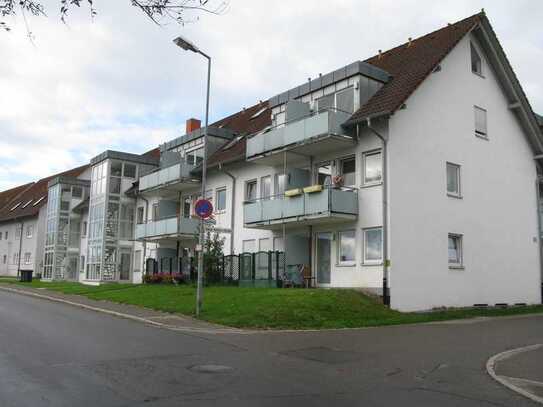 renovierte 1,5 Zimmer Wohnung mit Balkon und Stellplatz